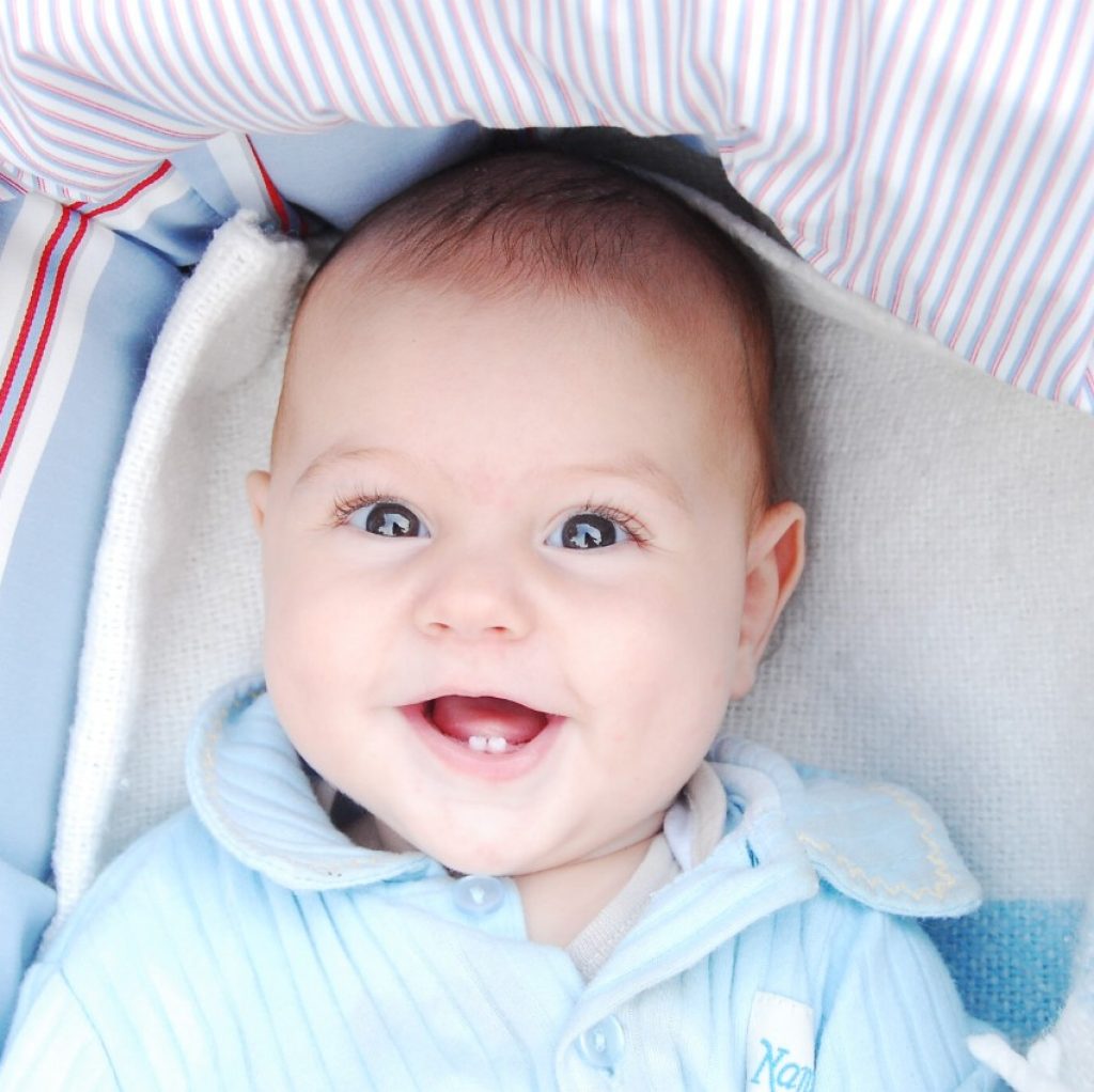 milk-teeth-what-helps-teething-babies-helsana